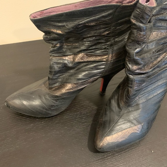 Shoes - Picture 3 of 7